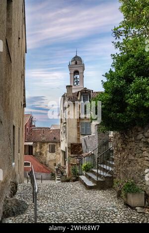 Corse, alte Häuser in Corte, im historischen Zentrum Stockfoto