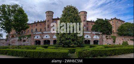 Panoramablick auf das Königliche Schloss von Moncalieri, Provinz Turin, Italien Stockfoto