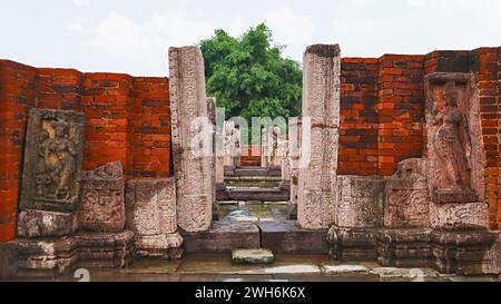 Blick auf die Ruine des buddhistischen Klosters Teevardeo, Sirpur, Mahasamund, Chhattisgarh, Indien. Stockfoto