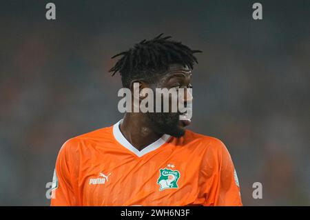 7. Februar 2024: Ibrahim Sangare (Elfenbeinküste) sieht im Alassane Ouattara Stadium in Abidjan, Elfenbeinküste gegen DR Kongo an. Kim Price/CSM (Credit Image: © Kim Price/Cal Sport Media) Stockfoto