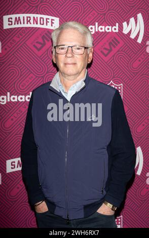 Las Vegas, NV, USA. Februar 2024. Sean McManus bei A Night of Pride mit GLAAD und der NFL präsentiert von Smirnoff im Caesars Palace am 7. Februar 2024 in Las Vegas, Nevada. Quelle: Dee Cee Carter/Media Punch/Alamy Live News Stockfoto