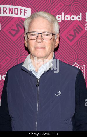 Las Vegas, NV, USA. Februar 2024. Sean McManus bei A Night of Pride mit GLAAD und der NFL präsentiert von Smirnoff im Caesars Palace am 7. Februar 2024 in Las Vegas, Nevada. Quelle: Dee Cee Carter/Media Punch/Alamy Live News Stockfoto