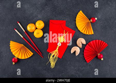 Chinesisches Neujahrskonzept mit roter Dekoration. Stockfoto