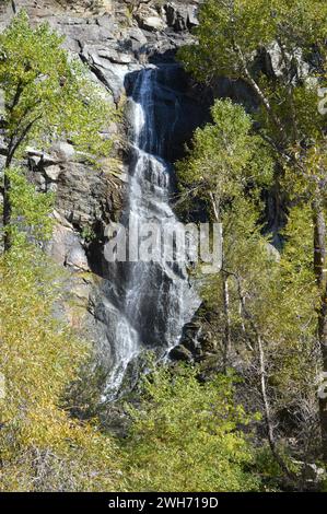 Wunderschöne Black Hills von South Dakota. Wasserfälle im Herbst an einem sonnigen Tag. Stockfoto