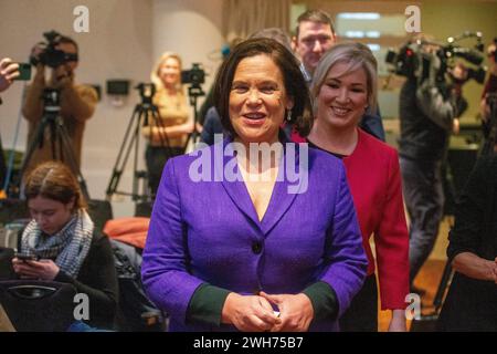 London, England, Großbritannien. Februar 2024. Die erste nordirische Ministerin MICHELLE O'NEILL (R) und die Sinn-Fein-Führerin MARY LOU MCDONALD treffen bei einem Briefing der Foreign Press Association ein. (Kreditbild: © Tayfun Salci/ZUMA Press Wire) NUR REDAKTIONELLE VERWENDUNG! Nicht für kommerzielle ZWECKE! Stockfoto