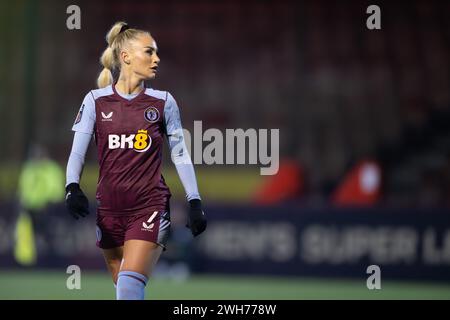 Crawley, Großbritannien. Februar 2024. Alisha Lehmann von Aston Villa Women während des Viertelfinales des FA Women’s Continental Tyres League Cup zwischen Brighton & Hove Albion WFC und Aston Villa WFC im Broadfield Stadium in Crawley am 7. Februar 2024. Dieses Bild darf nur für redaktionelle Zwecke verwendet werden. Nur redaktionelle Verwendung. Quelle: Ashley Crowden/Alamy Live News Stockfoto