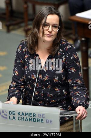 Brüssel, Belgien Februar 2024. Barbara Creemers von Groen im Rahmen einer Plenarsitzung der Kammer im Bundesparlament in Brüssel am Donnerstag, den 08. Februar 2024. BELGA PHOTO ERIC LALMAND Credit: Belga News Agency/Alamy Live News Stockfoto