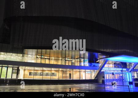 Berlin, Deutschland - 2. November 2023 - Stockholm Waterfront Congress Centre at Night - White arkitekter. (Foto: Markku Rainer Peltonen) Stockfoto