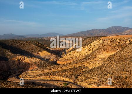 Blick von der forteresse Agadir Oufella auf das Atlasgebirge in Marokko, Afrika Stockfoto