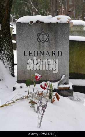 Das Grab des berühmten kanadischen Singer-Songwriters und Dichters Leonard Cohen auf dem Shaar Hashomayim Cemetery in Montreal. Stockfoto