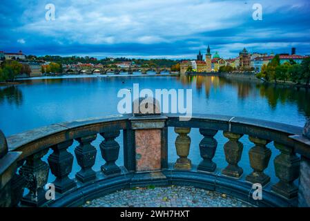 Praha, Tschechische Republik, 26. oktober 2023, Panoramablick auf die moldau *** Praha, Tschechische Republik, 26. Oktober 2023, Panoramablick auf die Moldau Copyright: XWolfgangxSimlingerx Stockfoto