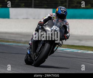 Kuala Lumpur, Malaysia. Februar 2024. Der portugiesische Fahrer Miguel Oliveira von Trackhouse Racing wurde während des offiziellen Sepang MotoGP Tests auf dem Sepang International Circuit in Aktion gesehen. (Foto: Wong Fok Loy/SOPA Images/SIPA USA) Credit: SIPA USA/Alamy Live News Stockfoto