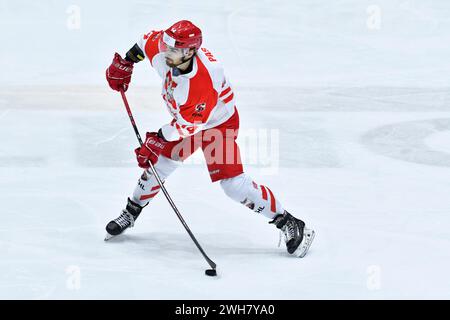 Sosnowiec, Polen. Februar 2024. Dominik Pas während des Olympischen Eishockey-Qualifikationsspiels zwischen Polen und Estland am 8. Februar 2024 (Foto: Michal Dubiel/SIPA USA) Credit: SIPA USA/Alamy Live News Stockfoto