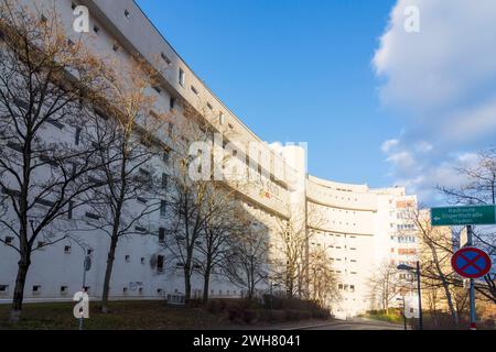 Haus Engerthstraße 257 von Wien Süd Coop, das erste Niedrigenergiehaus im Sozialwohnbau Europas, Straße Handelskai Wien 02. Leopoldstadt Wien Österreich Stockfoto