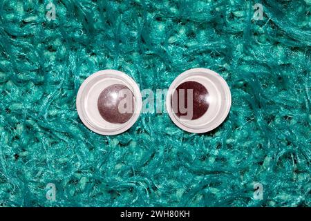 Lustiges Wiggle Google Eyes on Fabric Stockfoto