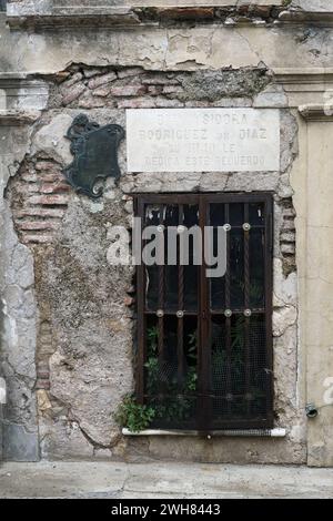 Der Friedhof von Recoleta hat über 6.400 Statuen, Sarkophage und Krypten, die an einige der berühmtesten Menschen Argentiniens erinnern, darunter „Evita Peron“ Stockfoto