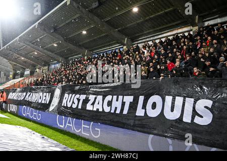 Oostende, Belgien. Februar 2024. Die Fans Antwerpens wurden vor einem Fußballspiel zwischen dem KV Oostende (1b) und dem Royal Antwerp FC am Donnerstag, dem 8. Februar 2024 in Antwerpen, dem ersten Halbfinalspiel des Croky Cup, vorgestellt. BELGA FOTO TOM GOYVAERTS Credit: Belga Nachrichtenagentur/Alamy Live News Stockfoto