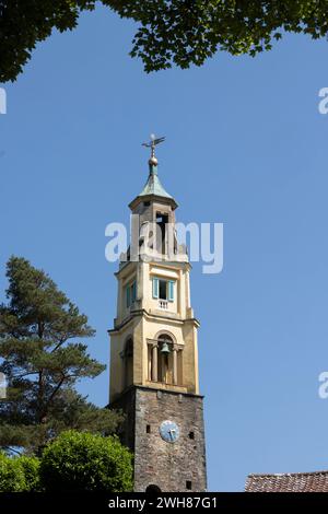 Portmeirion, Minffordd, Gwynedd, Wales, 13, Juni 2023, malerisches Dorf Portmeirion in Nordwales, Vereinigtes Königreich Stockfoto