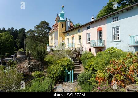 Portmeirion, Minffordd, Gwynedd, Wales, 13, Juni 2023, malerisches Dorf Portmeirion in Nordwales, Vereinigtes Königreich Stockfoto