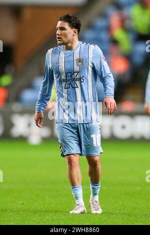 Coventry, Großbritannien. Februar 2024. Coventry City Mittelfeldspieler Callum O'Hare (10) während des Coventry City FC gegen Sheffield Wednesday FC Emirates FA Cup 4. Runde Replay in der Coventry Building Society Arena, Coventry, England, Großbritannien am 6. Februar 2024 Credit: Every Second Media/Alamy Live News Stockfoto