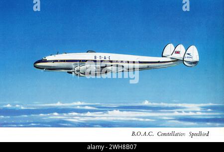 1950er Jahre Eine Vintage-Postkarte mit dem Titel „B.O.A.C. Constellation Speedbird“, die den Eindruck eines bunten Künstlers eines Flugzeugs der British Overseas Airways Corporation (BOAC) zeigt. Stockfoto