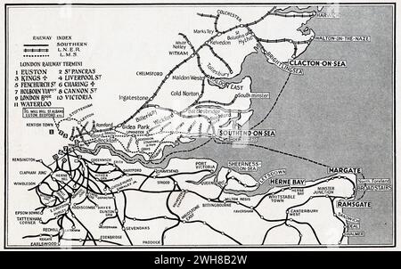 Eine Karte, die circa veröffentlicht wurde. 1935 von der General Steam Navigation Company. Es zeigt das südliche, LNER und LMS-Schienennetz, das die Küste von Essex und Kent bedient. Sie zeigt auch die Routen der General Steam Navigation Company, der führenden Küstenschifffahrtslinie Londons für Kurzstreckenseezwecke. Dieser Dienst verband London mit Southend-on-Sea, Clacton-on-Sea, Margate und Ramsgate. Stockfoto