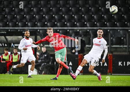 Oostende, Belgien. Februar 2024. Ewan Henderson von Oostende erzielte am Donnerstag, den 08. Februar 2024 in Antwerpen ein Tor während eines Fußballspiels zwischen KV Oostende (1b) und Royal Antwerp FC. BELGA FOTO TOM GOYVAERTS Credit: Belga Nachrichtenagentur/Alamy Live News Stockfoto