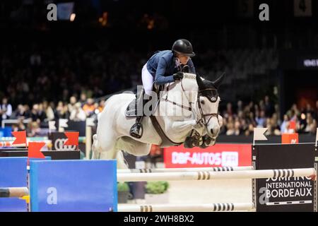 Bordeaux, Frankreich - 4. Februar 2024. Zascha Nygaard Lill aus Dänemark tritt beim Audi Grand Prix im Jumping International Bordeaux an. Stockfoto