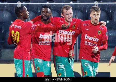 Oostende, Belgien. Februar 2024. Ewan Henderson von Oostende feiert, nachdem er am Donnerstag, den 08. Februar 2024, in Antwerpen ein Tor im Halbfinale des Croky Cup zwischen KV Oostende (1b) und Royal Antwerp FC erzielt hat. BELGA FOTO KURT DESPLENTER Credit: Belga Nachrichtenagentur/Alamy Live News Stockfoto