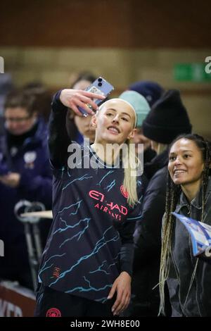 London, Großbritannien. Februar 2024. Leyton Orient, England, 8. Februar 2024: Chloe Kelly (9 Manchester City) nach dem FA Women's Continental League Cup Spiel zwischen Tottenham Hotspur und Manchester City im Gaughan Group Stadium in London (will Hope/SPP) Credit: SPP Sport Press Photo. /Alamy Live News Stockfoto