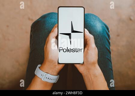 Brasilien. Februar 2024. In dieser Abbildung wird das Polestar-Logo auf einem Smartphone-Bildschirm angezeigt. (Foto von Rafael Henrique/SOPA Images/SIPA USA) *** ausschließlich für redaktionelle Nachrichten *** Credit: SIPA USA/Alamy Live News Stockfoto