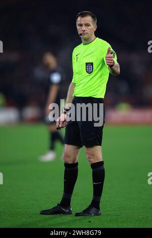 Nottingham, Großbritannien. Februar 2024. Schiedsrichter Michael Salisbury beim 4. Runde Replay des Nottingham Forest FC gegen Bristol City FC Emirates FA Cup am 7. Februar 2024 im City Ground, Nottingham, England, Vereinigtes Königreich Credit: Every Second Media/Alamy Live News Stockfoto