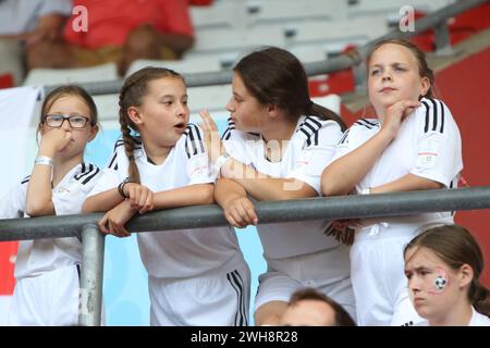 Mannschaftsmaskottchen in adidas Trikots England gegen Nordirland UEFA Womens Euro 15 Juli 2022 St Marys Stadium Southampton Stockfoto