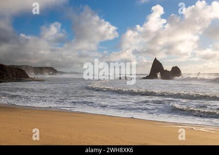 Martin's Beach bei Sonnenuntergang während der Sturmflut im Winter Stockfoto