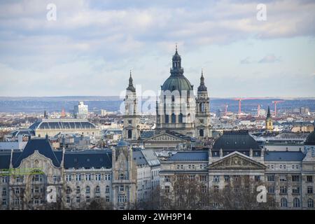 Budapest: Panoramablick auf die Stadt mit dem Stephansdom. Ungarn Stockfoto