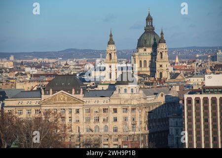 Budapest: Panoramablick auf die Stadt mit dem Stephansdom. Ungarn Stockfoto