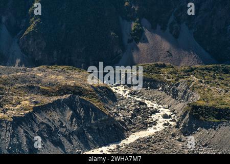 Blick vom Sealy Tarns Walk im Aoraki Mt Cook National Park zum Hooker Valley Track darunter Stockfoto