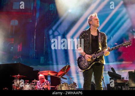 Stuttgart GER, Rockband Deep Purple auf den JazzOpen in Stuttgart 2023. Im Bild Gitarrist Simon McBride Re und Keyboarder Don Airey hinten links. Deutschland, Stuttgart - JazzOpen 2023: Die britische Kultband Deep Purple mit Frontmann Ian Gillian, Bass Roger Glover, Keyboarder Don Airey, Gitarre Simon McBride und Schlagzeuger Ian Paice. *** Stuttgart GER, Rockband Deep Purple bei den JazzOpen in Stuttgart 2023 im Bild Gitarrist Simon McBride rechts und Keyboarder Don Airey Back Left GER, Stuttgart JazzOpen 2023 die britische Kultband Deep Purple mit Frontmann Ian Gillian, Bass Roger Glover, Keybo Stockfoto