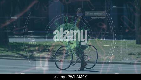 Bild der covid-19-Zelle und des Scope-Scans über Frau, die mit dem Fahrrad in der Stadt läuft Stockfoto