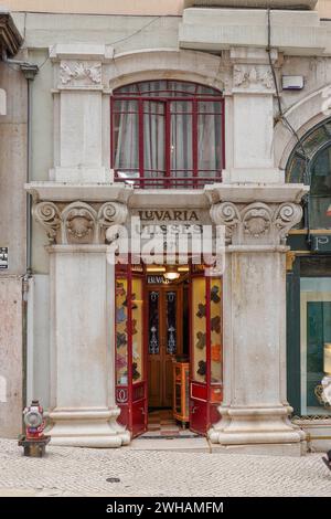 Portugal, Lissabon, Luvaria Ulisses Handschuhladen auf Rua do Carmo in Chiado Foto © Fabio Mazzarella/Sintesi/Alamy Stock Photo Stockfoto