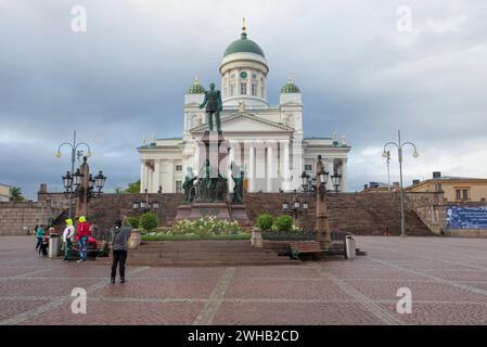 HELSINKI, NIEDERLANDE - 16. SEPTEMBER 2017: Am Denkmal des russischen Kaisers Alexander II. An einem bewölkten Septembertag Stockfoto