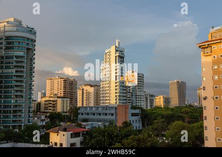 Appartementhäuser im Zentrum von Santo Domingo, Dominikanische Repbulic. Stockfoto