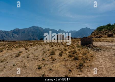 Verlassenes Haus im Hochland in der Nähe des Colca Canyon in Arequipa, Peru Stockfoto