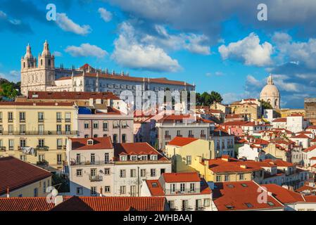 Skyline von alfama, dem ältesten Viertel von Lissabon in Portugal Stockfoto