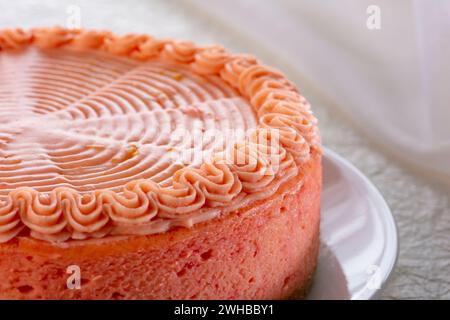 Käsekuchen mit Erdbeergeschmack Stockfoto
