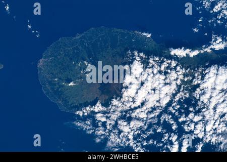 Wolken über der Insel auf den Azoren Stockfoto