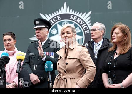 (Links-rechts) DUP-stellvertretende erste Ministerin Emma Little-Pengelly, Chief Constable Jon Boutcher, Northern Ireland First Minister Michelle O'Neill, Polizeivorstand und Sinn Fein MLA Gerry Kelly und Polizeivorstand Deirdre Toner nahmen an einer PSNI-Abschlussfeier im PSNI College in Belfast Teil. Bilddatum: Freitag, 9. Februar 2024. Stockfoto