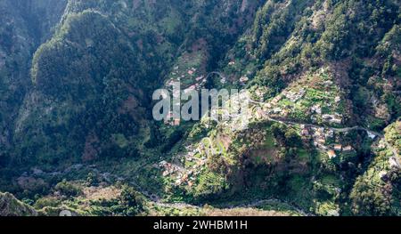Tal der Nonnen Madeira Insel Portugal. Blick auf das Dorf von den Bergen. Stockfoto