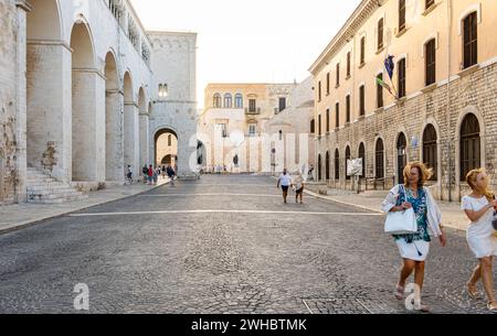 Nikolausplatz im historischen Zentrum von Bari, Bari, Apulien (Apuleia), Süditalien, Europa, September 2022 Stockfoto