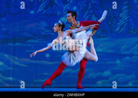 The Nussknacker wird vom Varna International Ballet and Orchestra im New Wimbledon Theatre in London, Großbritannien, aufgeführt. Stockfoto